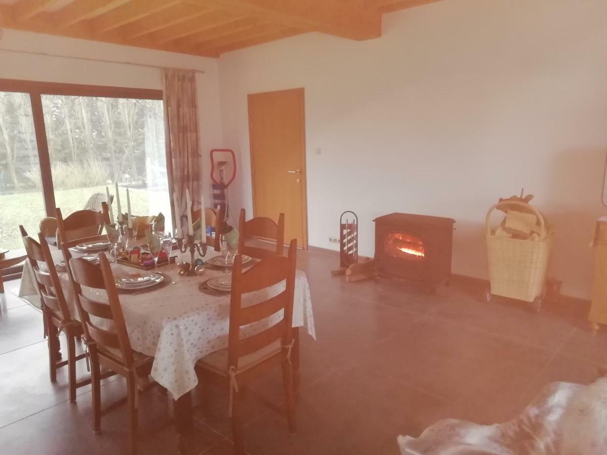 Florennes Gite Neuf 150 M2 Devant Un Grand Lac Prive De 2 Hectares Poissonneux Au Milieu Des Bois Bagian luar foto